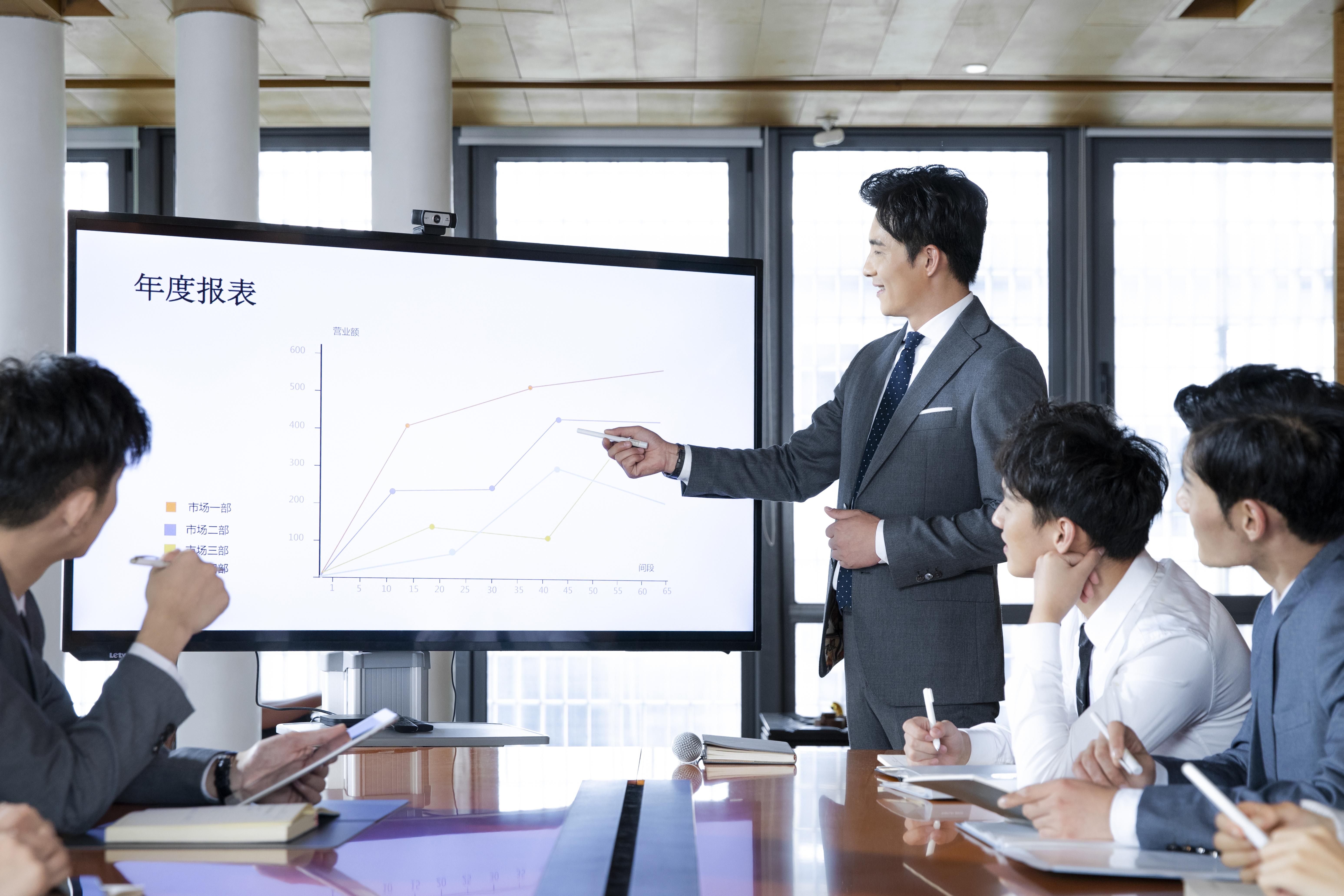 政府公告-【澄清稿】引進外勞不得妨礙本勞就業權益，勞動部將通盤檢討外勞警戒指標。